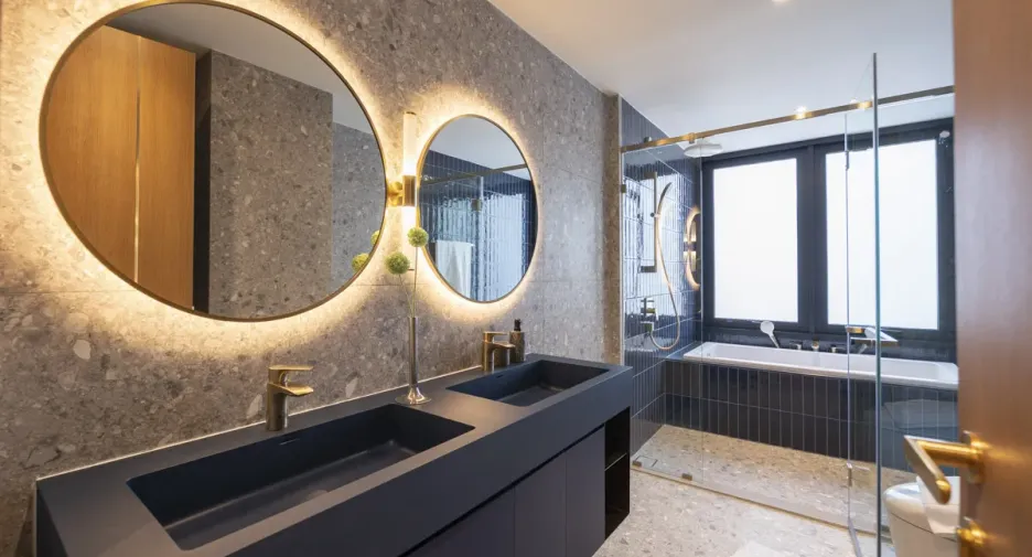For rent 3 bedrooms condo in Khlong Toei, Bangkok