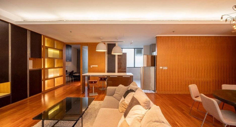 For rent 3 bedrooms condo in Khlong Toei, Bangkok