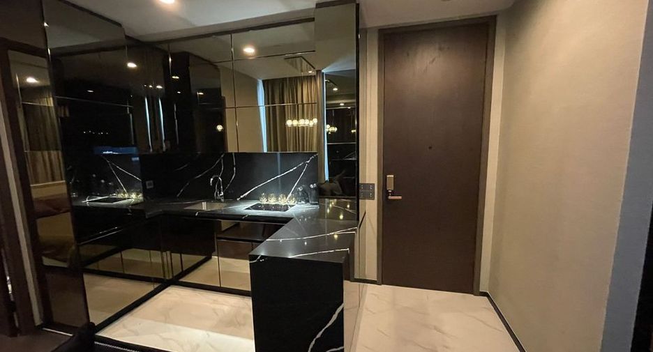 Condo en alquiler de 1 habitaciones en Khlong Toei, Bangkok