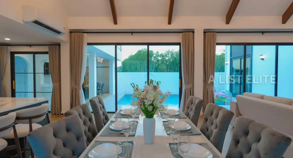 For sale 5 bedrooms house in Sattahip, Chonburi
