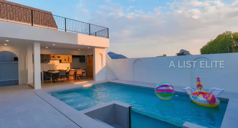 For sale 5 bedrooms house in Sattahip, Chonburi