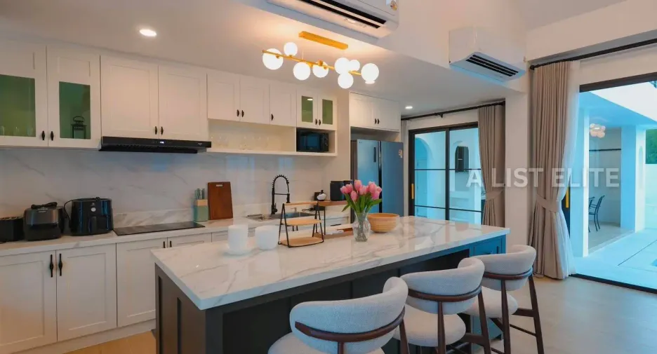 For sale 5 bedrooms house in Sattahip, Chonburi