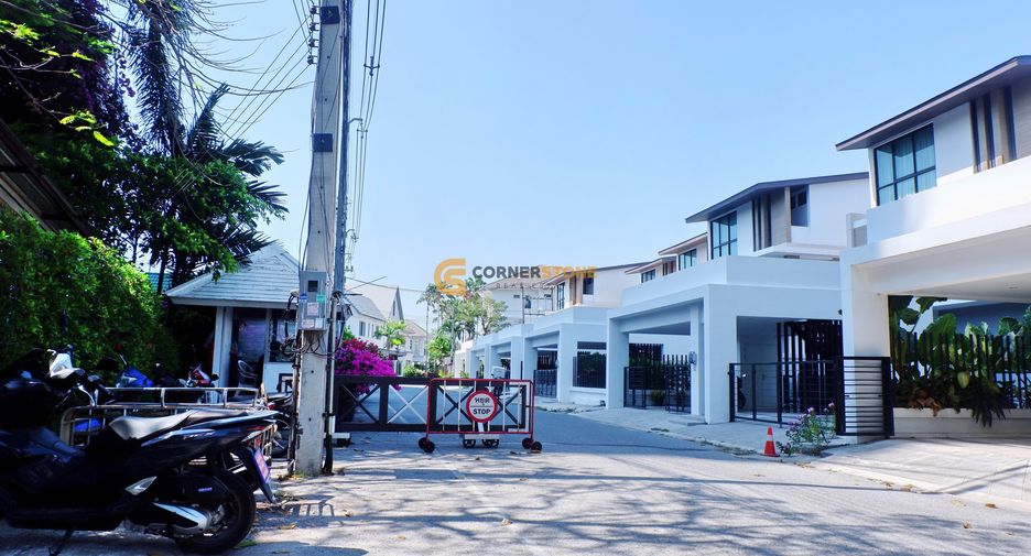 Casa en venta de 3 habitaciones en Sattahip, Chonburi