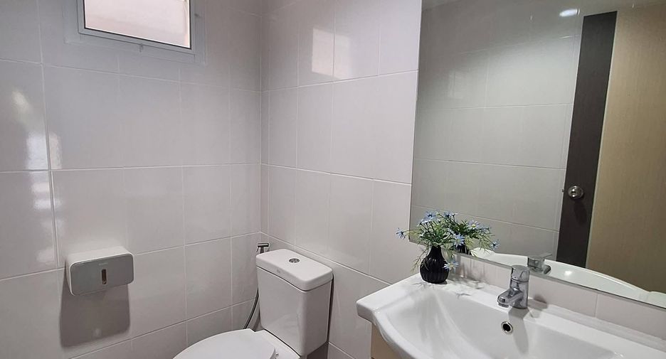 For rent 3 bedrooms house in Saraphi, Chiang Mai