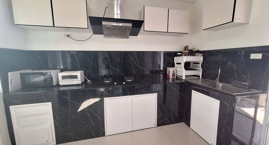 For rent 3 bedrooms house in Saraphi, Chiang Mai