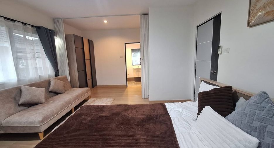 For rent 3 bedrooms house in Saraphi, Chiang Mai