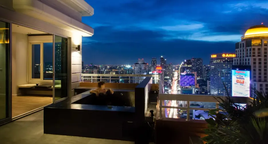 Condo en alquiler y en venta de 3 habitaciones en Pathum Wan, Bangkok