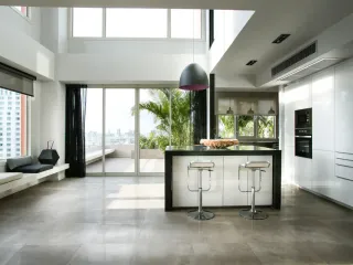 For rent and for sale 3 bedrooms condo in Pathum Wan, Bangkok