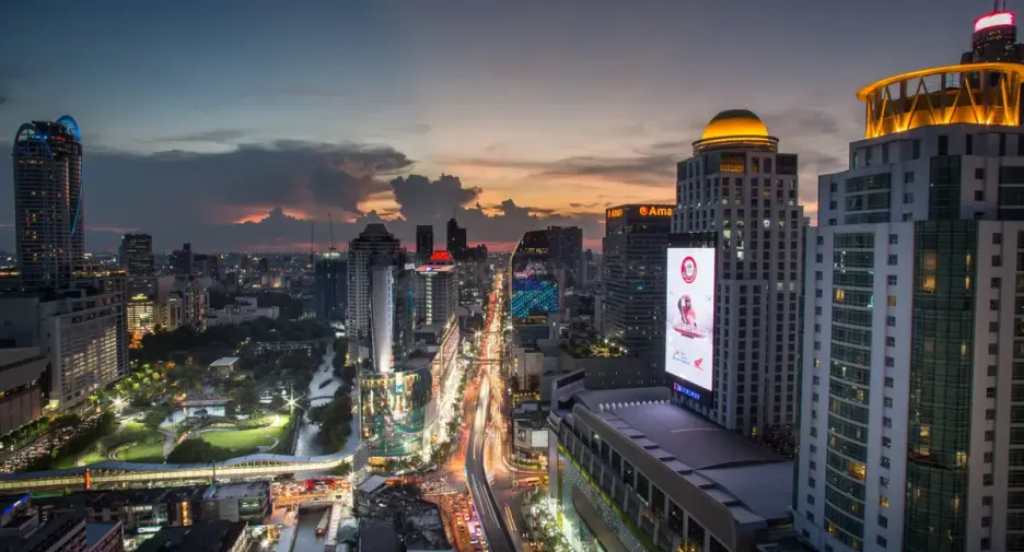 Condo en alquiler y en venta de 3 habitaciones en Pathum Wan, Bangkok