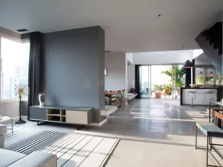 For rent and for sale 3 bedrooms condo in Pathum Wan, Bangkok