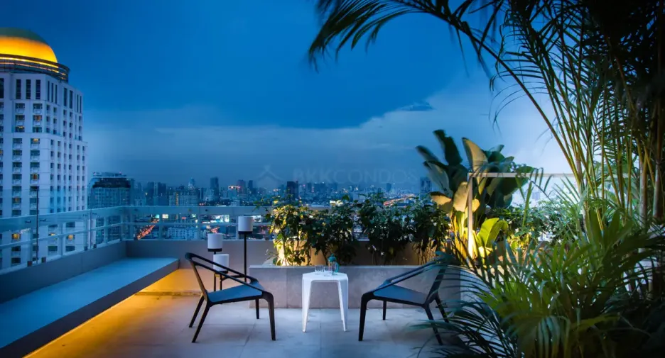 Condo en alquiler y en venta de 3 habitaciones en Pathum Wan, Bangkok