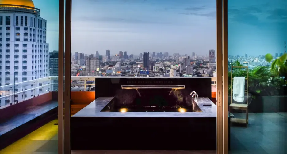 Condo en alquiler y en venta de 3 habitaciones en Pathum Wan, Bangkok