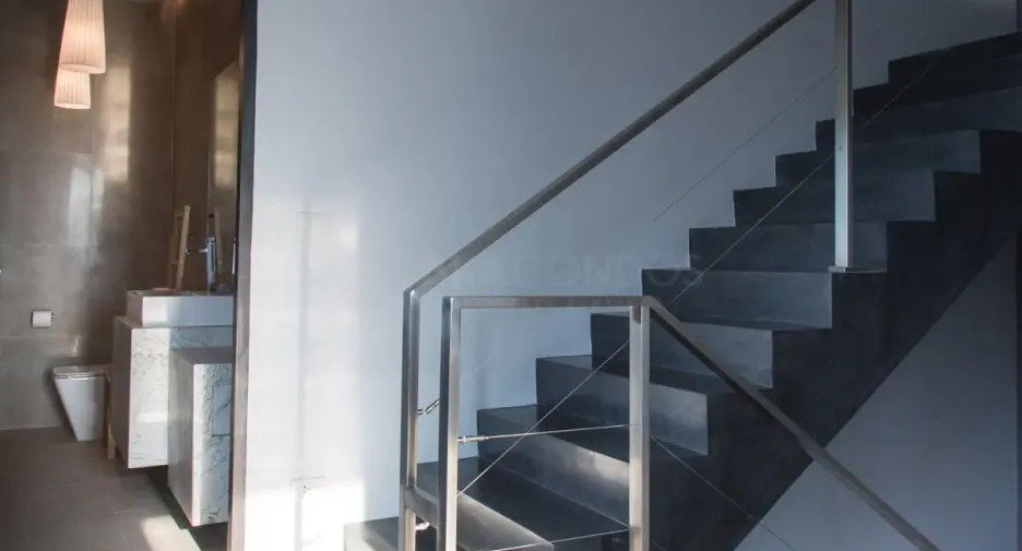 Condo en alquiler y en venta de 3 habitaciones en Pathum Wan, Bangkok