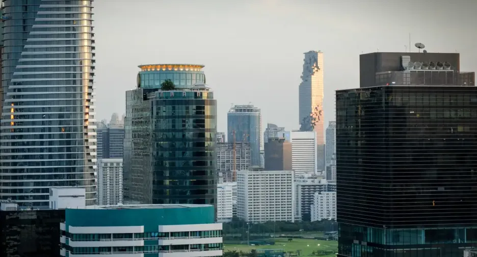 Condo en alquiler y en venta de 3 habitaciones en Pathum Wan, Bangkok