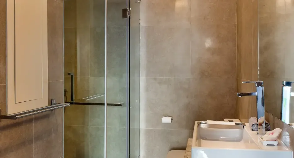 Condo en alquiler y en venta de 3 habitaciones en Pathum Wan, Bangkok