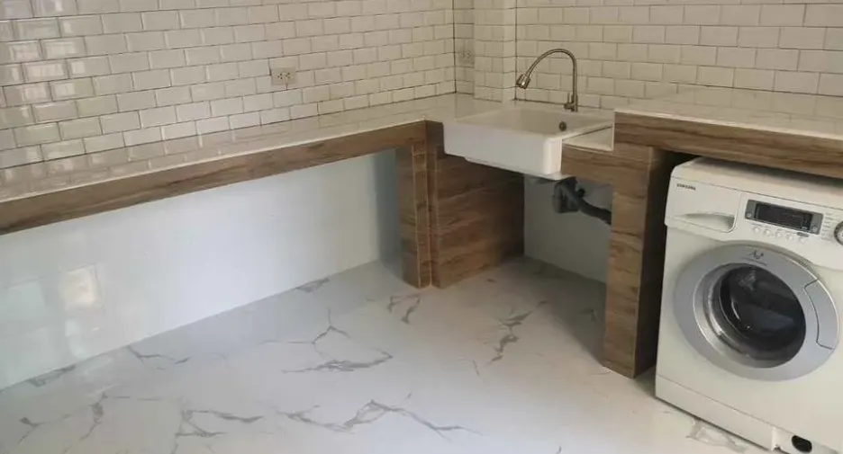 For rent 3 bedrooms townhouse in Wang Thonglang, Bangkok