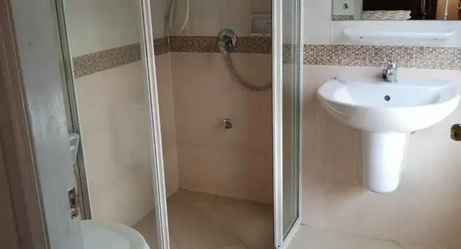 For rent 3 bedrooms townhouse in Wang Thonglang, Bangkok