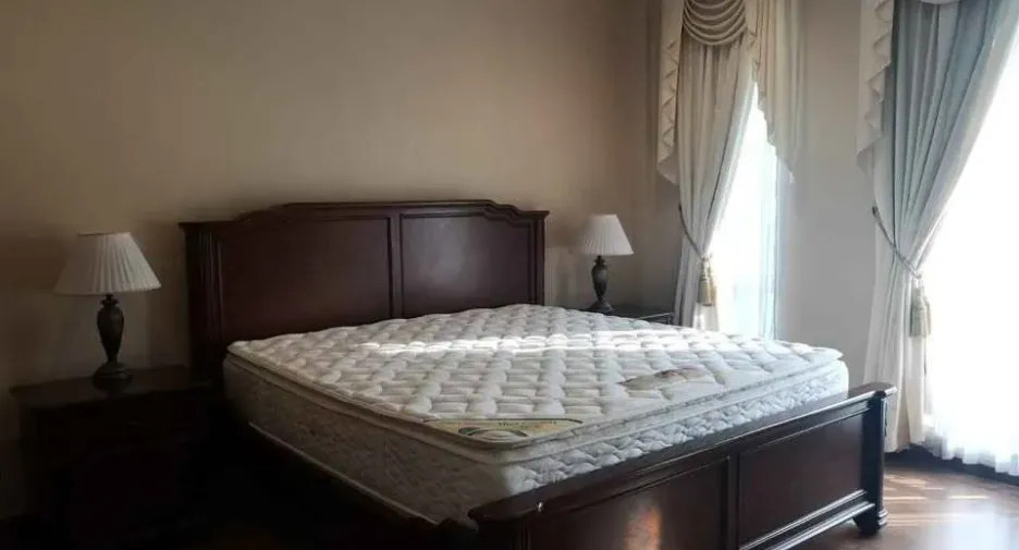 For rent 3 bedrooms townhouse in Wang Thonglang, Bangkok