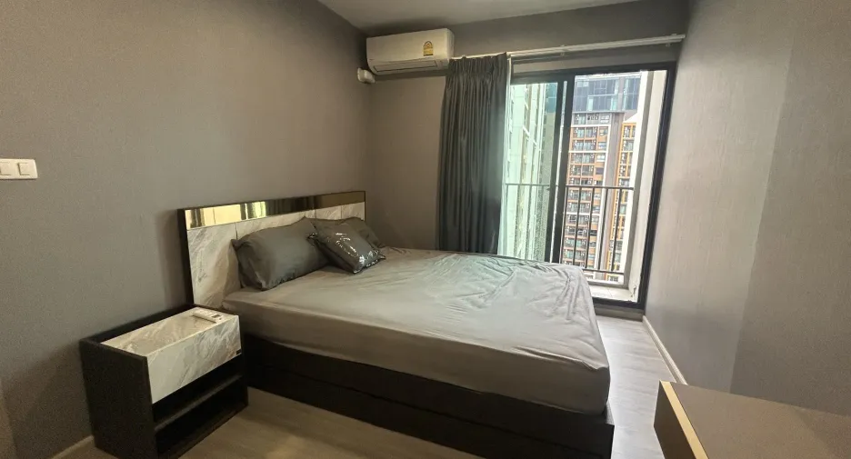For rent 1 bed condo in Bang Phlat, Bangkok