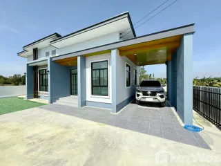 For sale 3 bedrooms house in Phanat Nikhom, Chonburi