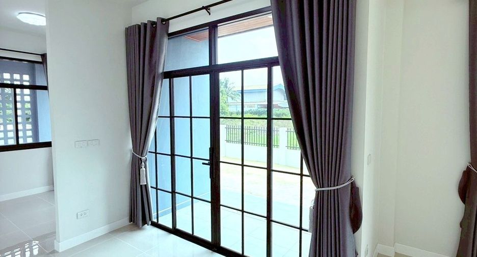 Haus zum Kauf mit 3 Zimmer in Phanat Nikhom, Chonburi