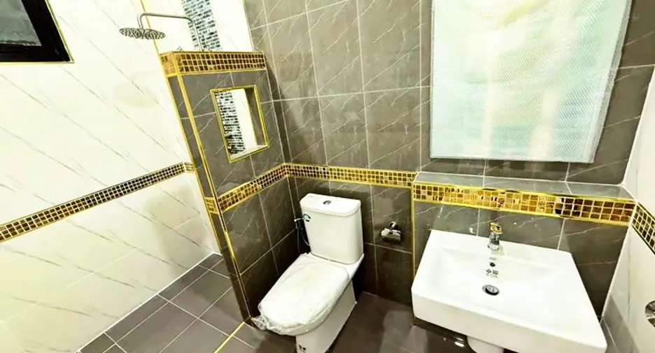 Haus zum Kauf mit 3 Zimmer in Phanat Nikhom, Chonburi