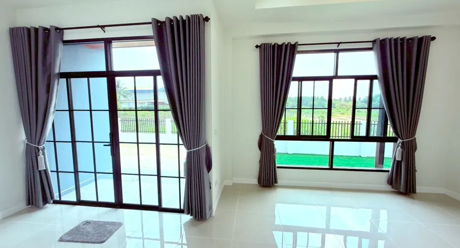 Haus zum Kauf mit 3 Zimmer in Phanat Nikhom, Chonburi