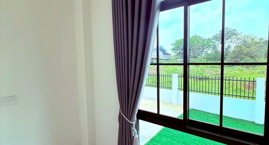 Haus zum Kauf mit 3 Zimmer in Phanat Nikhom, Chonburi