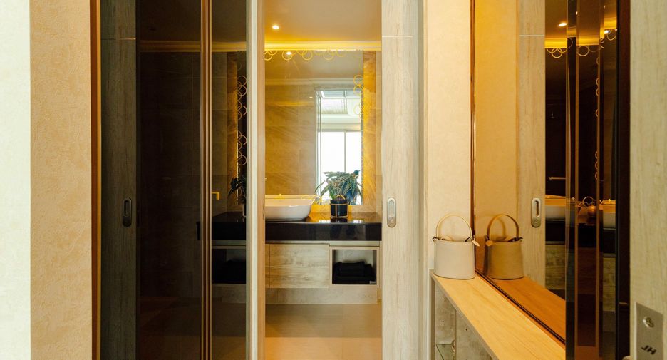 For sale 1 bed condo in Bang Lamung, Chonburi