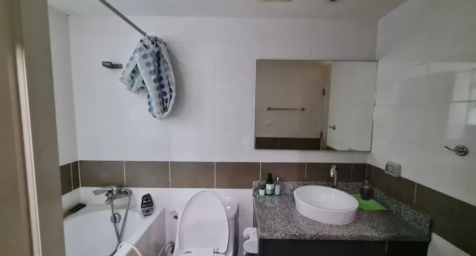 For rent 1 bed condo in Khlong Toei, Bangkok