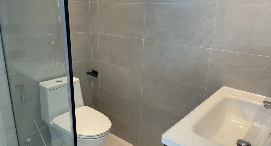 For sale and for rent 3 bedrooms condo in Watthana, Bangkok