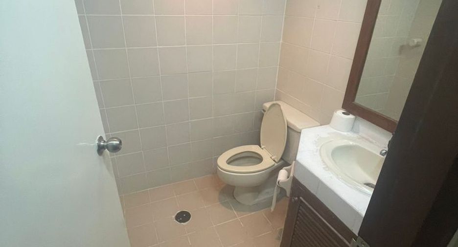 Wohnung zum Kauf mit 3 Zimmer in Watthana, Bangkok