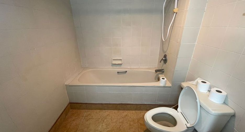 Wohnung zum Kauf mit 3 Zimmer in Watthana, Bangkok