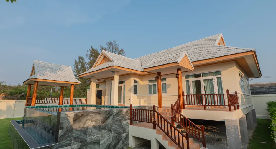 For rent 3 bedrooms villa in Bang Lamung, Chonburi