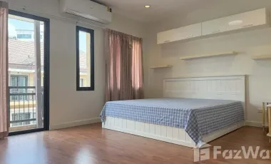 For rent 2 bedrooms townhouse in Suan Luang, Bangkok