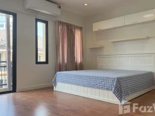 Casa adosada en alquiler de 2 habitaciones en Suan Luang, Bangkok