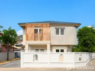 Продажа 4 спальни дом в Лат Пхрао, Бангкок
