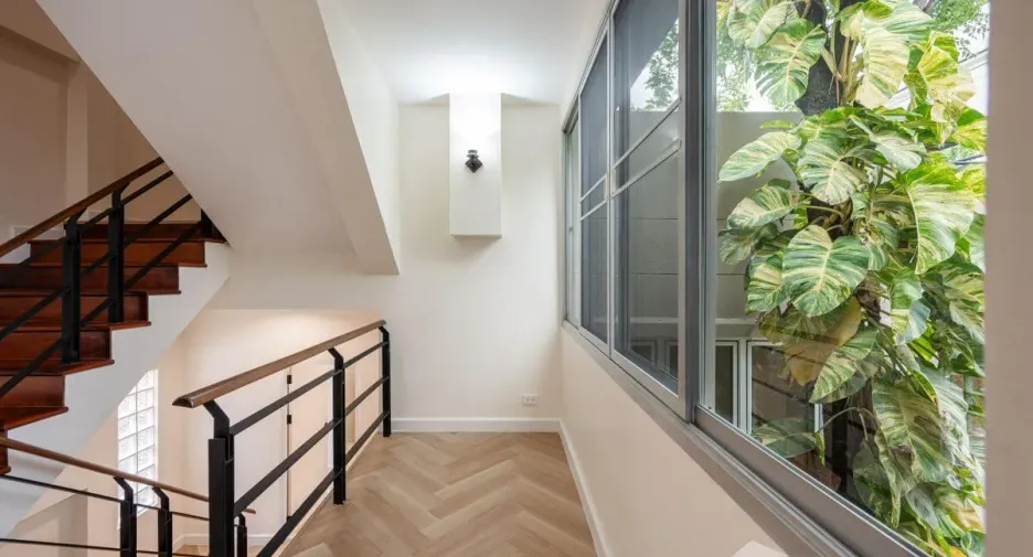 For sale 5 bedrooms house in Chatuchak, Bangkok