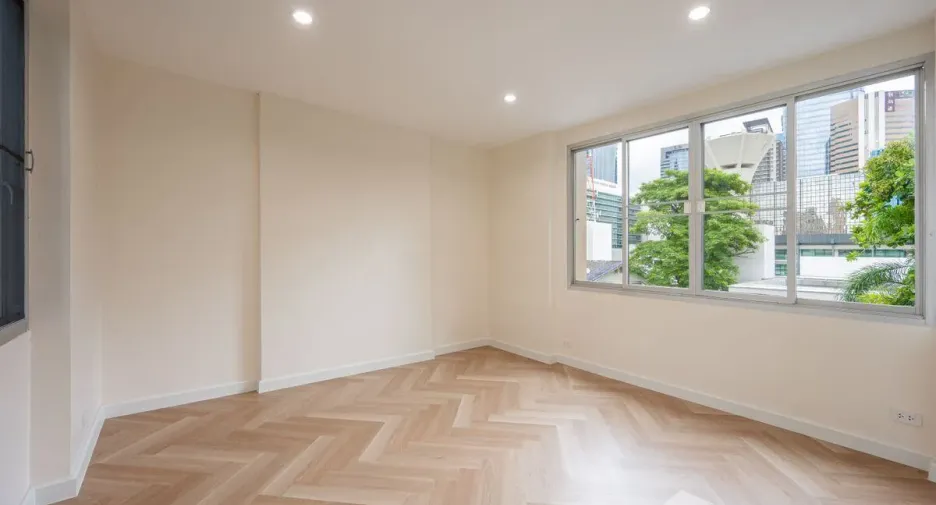 For sale 5 bedrooms house in Chatuchak, Bangkok