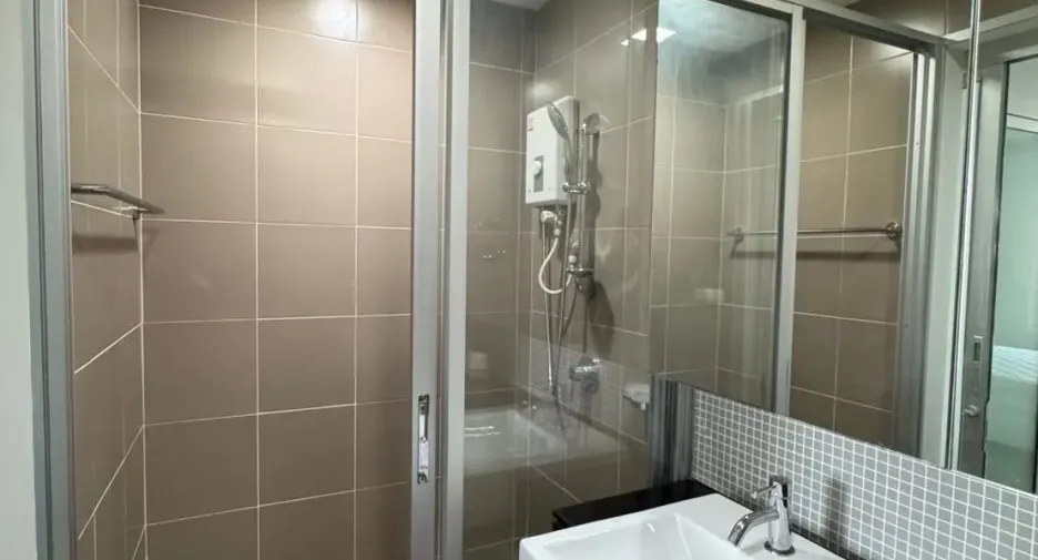 For rent 1 bed condo in Huai Khwang, Bangkok