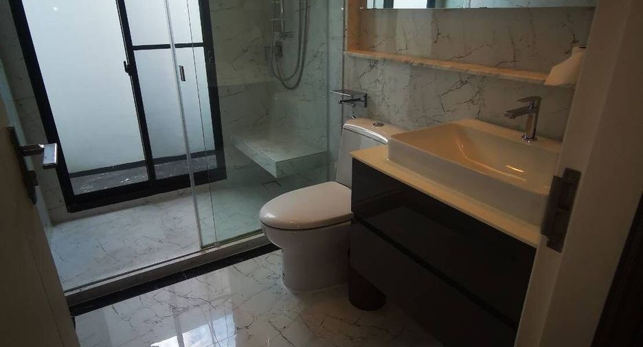 Haus zur Miete mit 4 Zimmer in Bang Phli, Samut Prakan