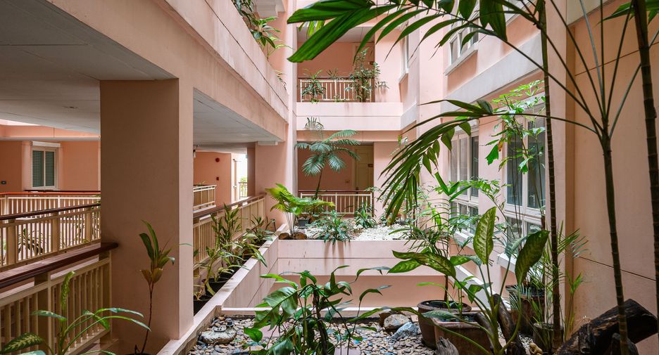 For sale 1 bed condo in Watthana, Bangkok