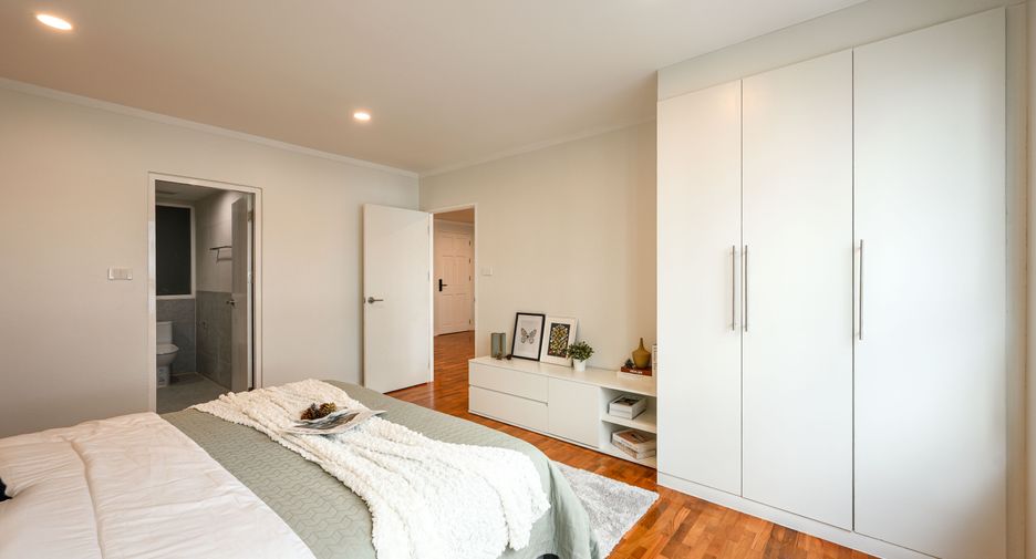 For sale 1 bed condo in Watthana, Bangkok