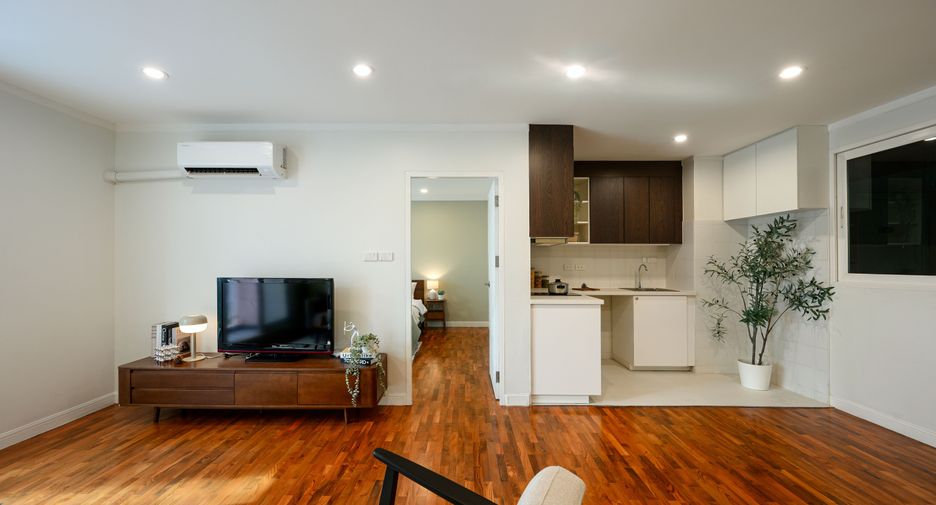 For sale 1 bed condo in Watthana, Bangkok