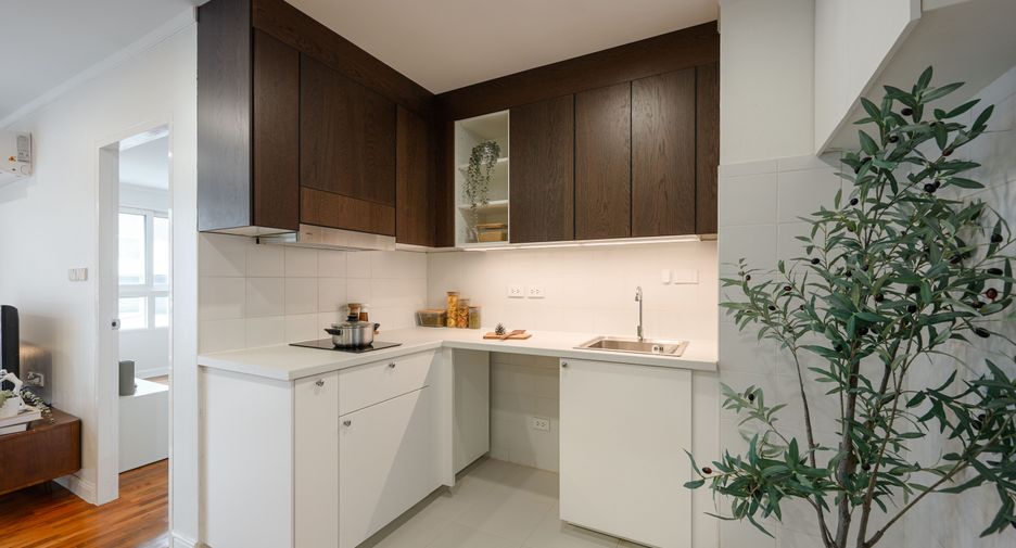 For sale 1 bed condo in Watthana, Bangkok