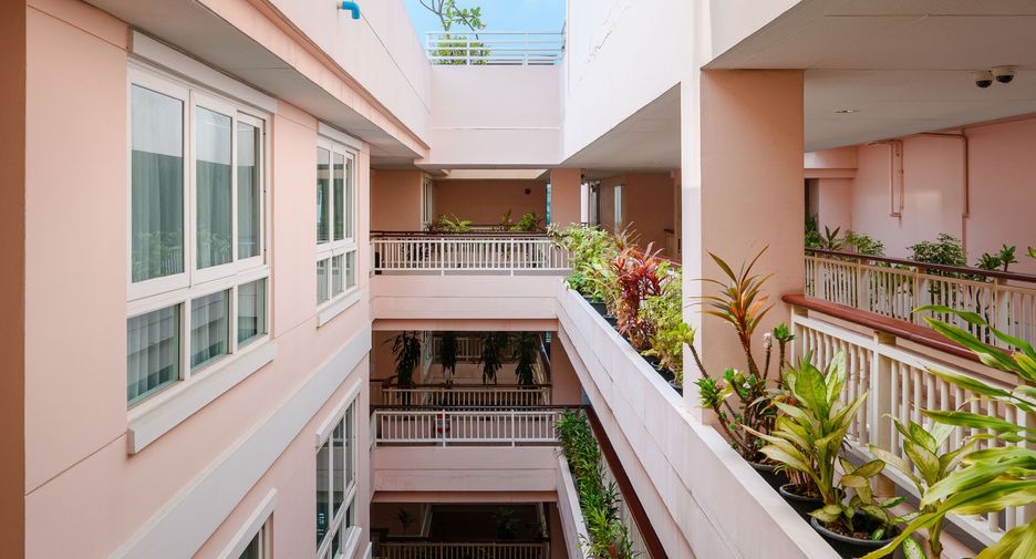 For sale 1 bed condo in Watthana, Bangkok