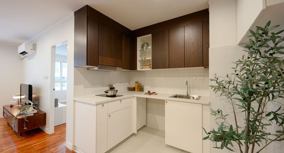 For sale 1 bed condo in Watthana, Bangkok