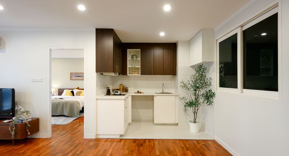 For sale 1 bed condo in Watthana, Bangkok