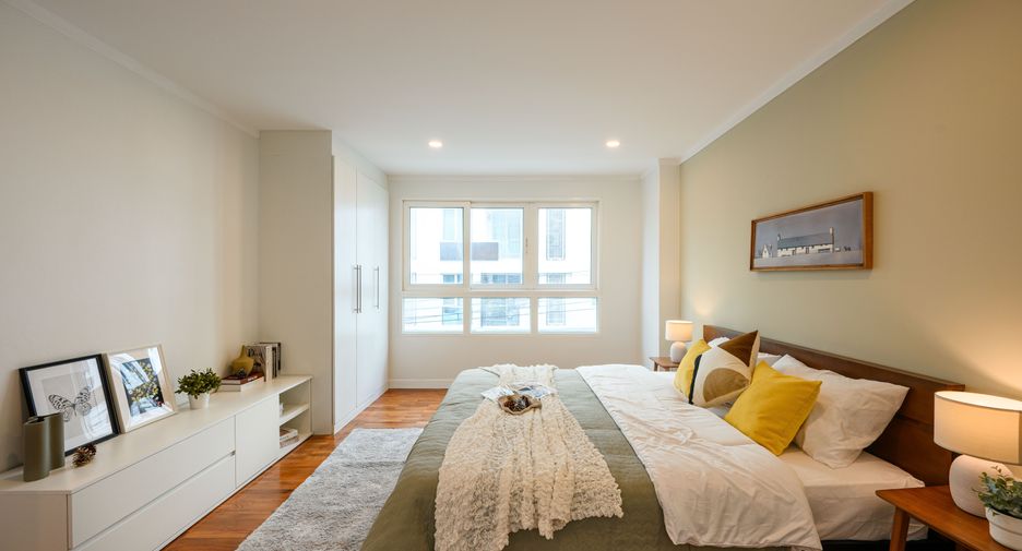 For sale 1 bed condo in Watthana, Bangkok