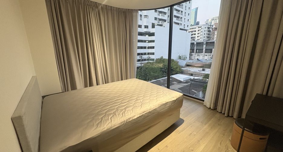For rent 2 bedrooms condo in Khlong Toei, Bangkok